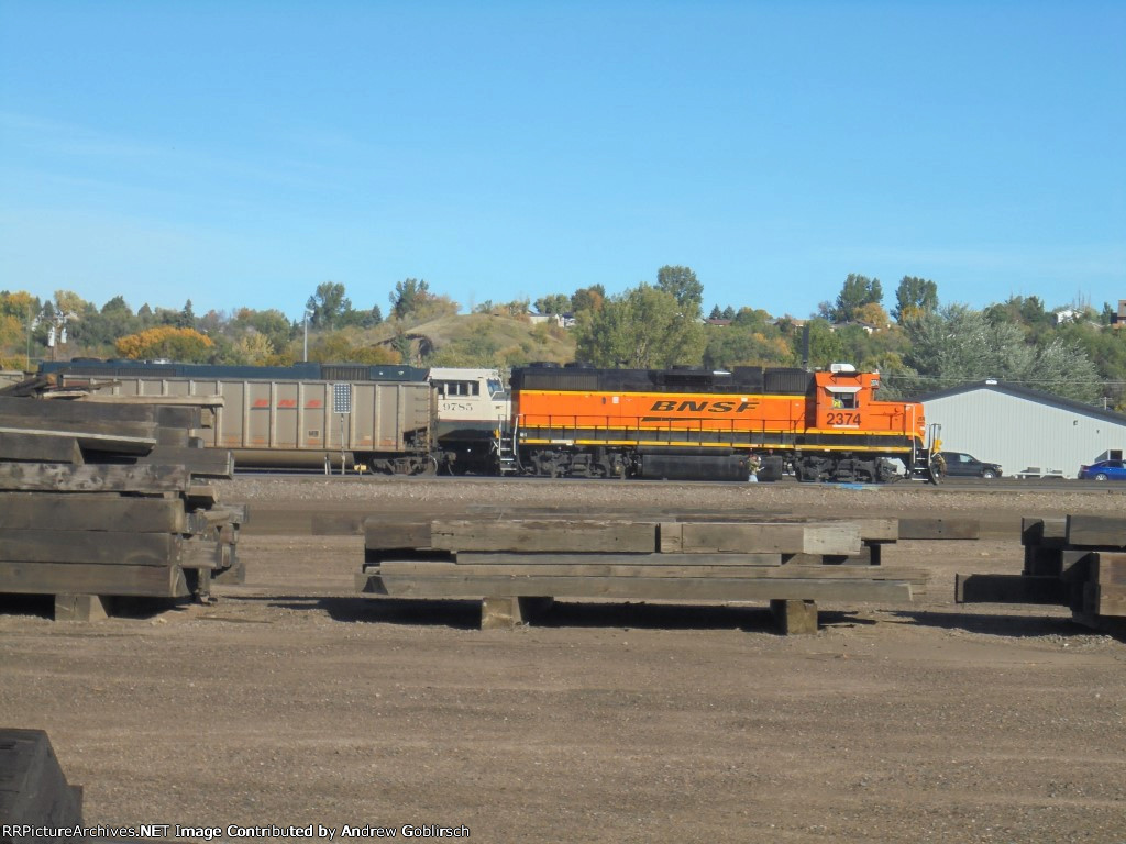 BN 9785 & BNSF 2374